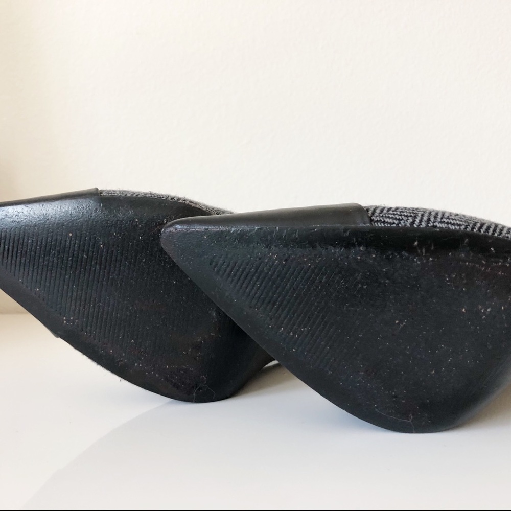 BCBGeneration Tweed heels with leather tips. - Picture 5 of 5